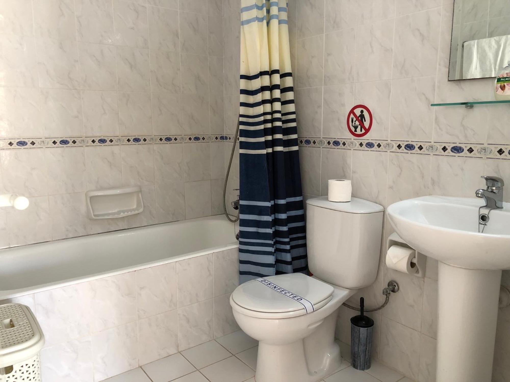 Stylish 1 bedroom apartment in Limnaria Gardens Paphos Exteriör bild